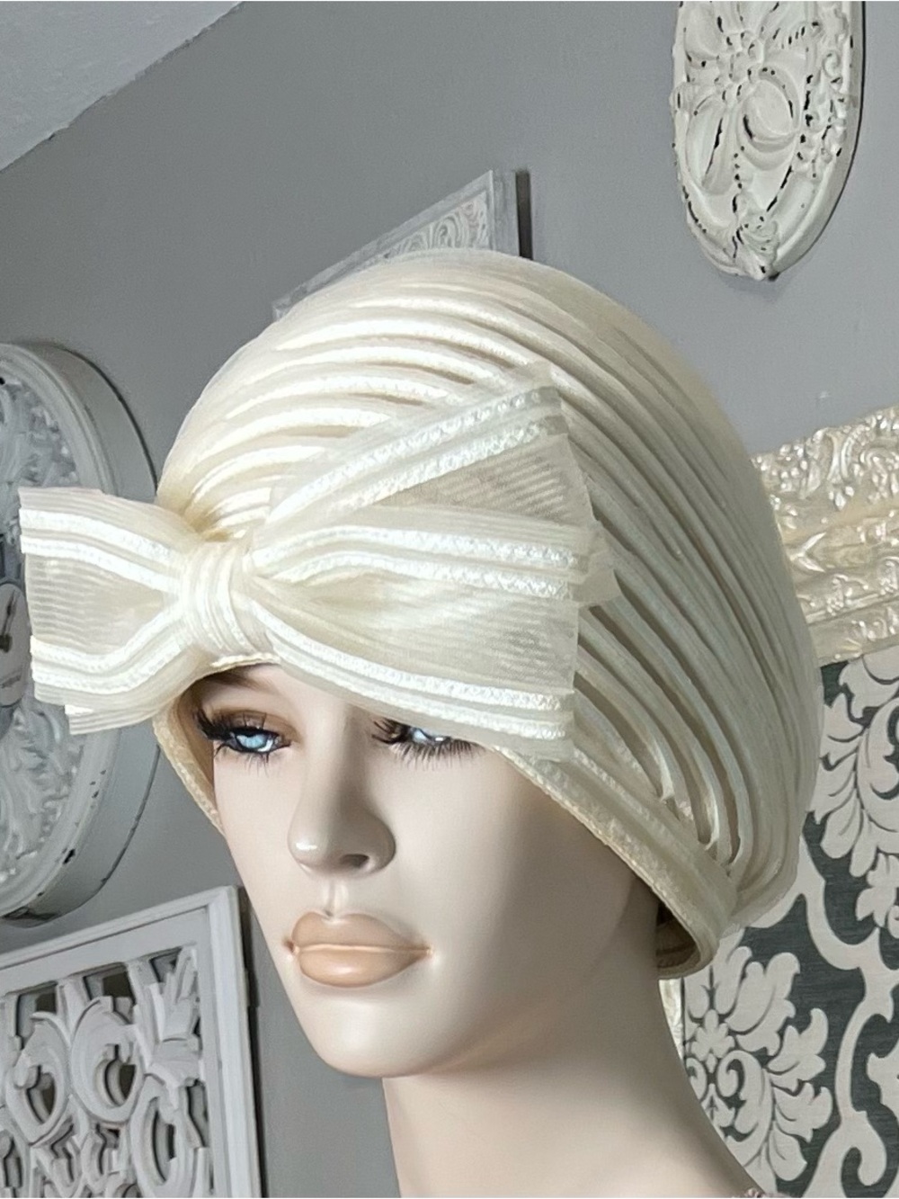 Christian Dior Vintage Cream Bow Turban Hat